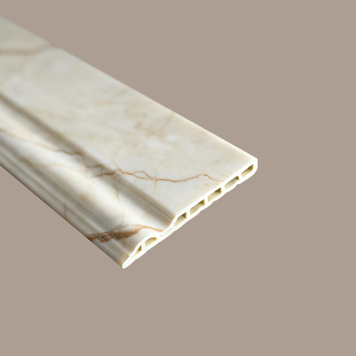 Battiscopa Beige in PVC – Design Elegante e Soluzione Funzionale per Interni
